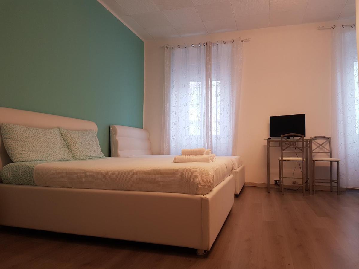 B&B Porto Vecchio Rooms - Stazione Centrale 的里雅斯特 外观 照片