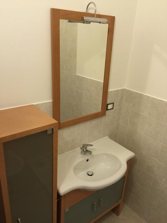 B&B Porto Vecchio Rooms - Stazione Centrale 的里雅斯特 客房 照片