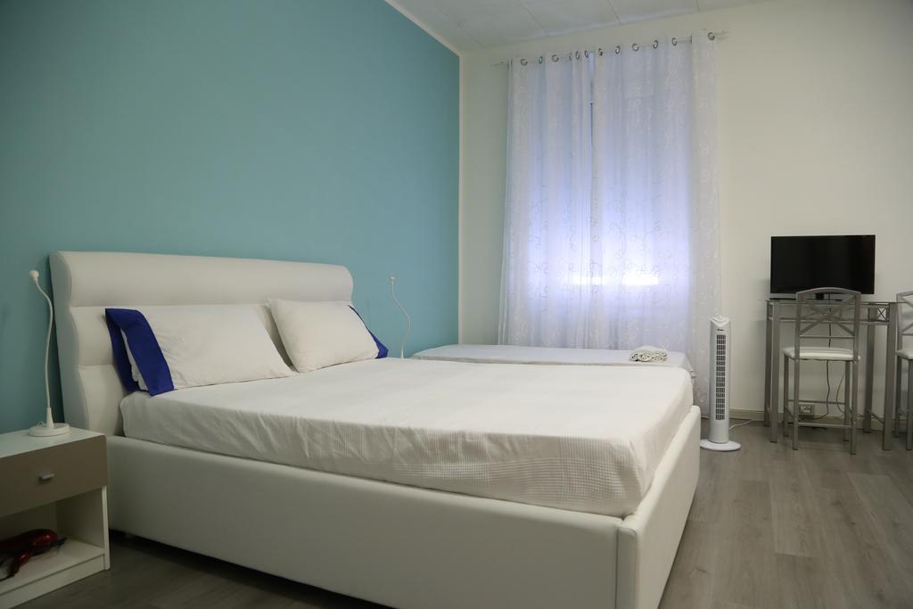 B&B Porto Vecchio Rooms - Stazione Centrale 的里雅斯特 外观 照片