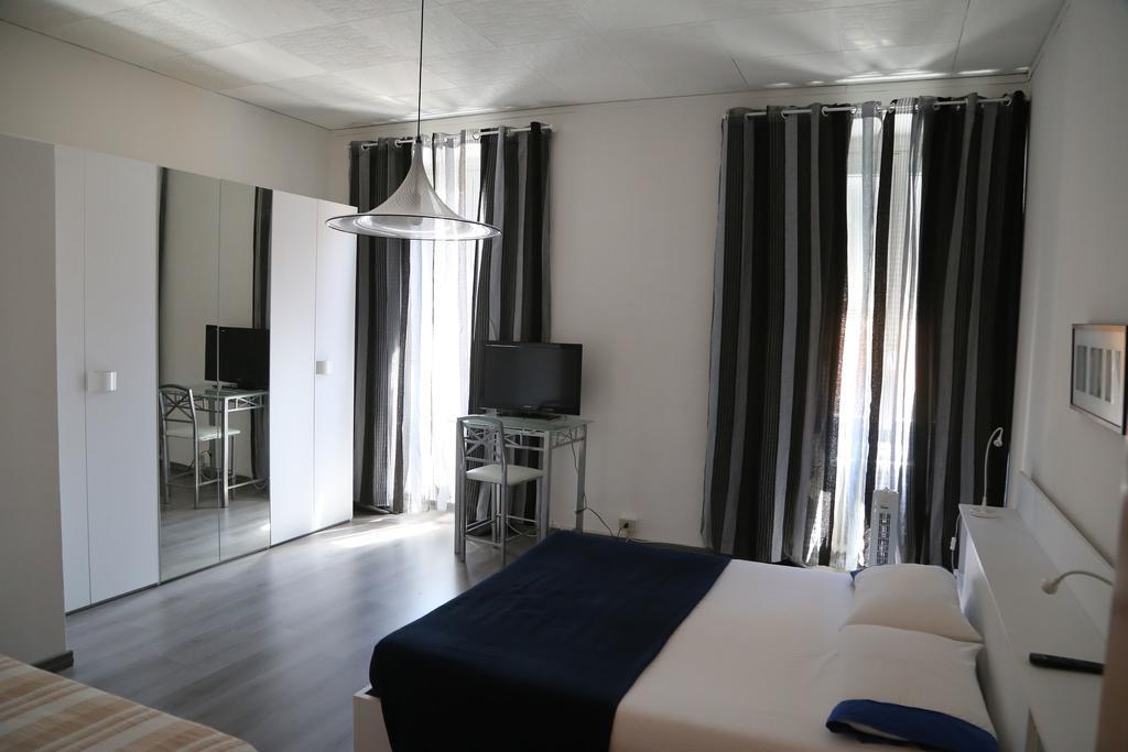 B&B Porto Vecchio Rooms - Stazione Centrale 的里雅斯特 外观 照片
