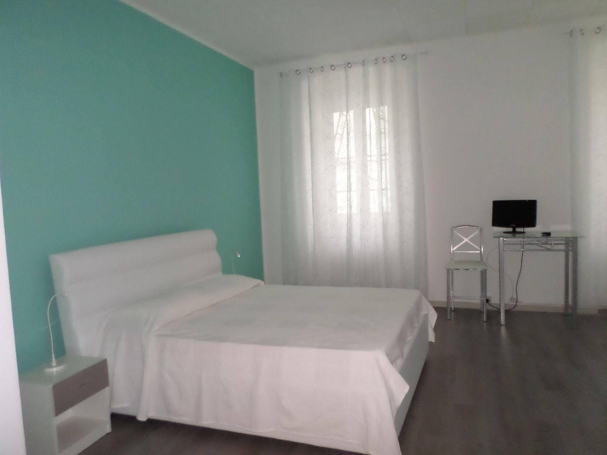 B&B Porto Vecchio Rooms - Stazione Centrale 的里雅斯特 外观 照片